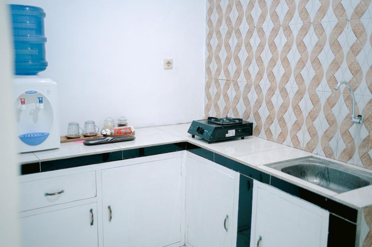 Getrudis Guesthouse Labuan Bajo Extérieur photo