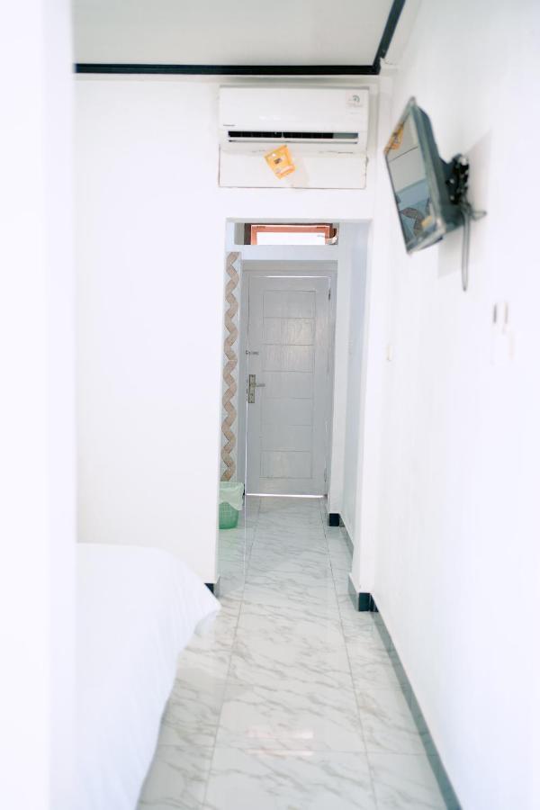 Getrudis Guesthouse Labuan Bajo Extérieur photo